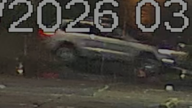 Police searching for silver Jeep after pedestrian struck in South Nashville