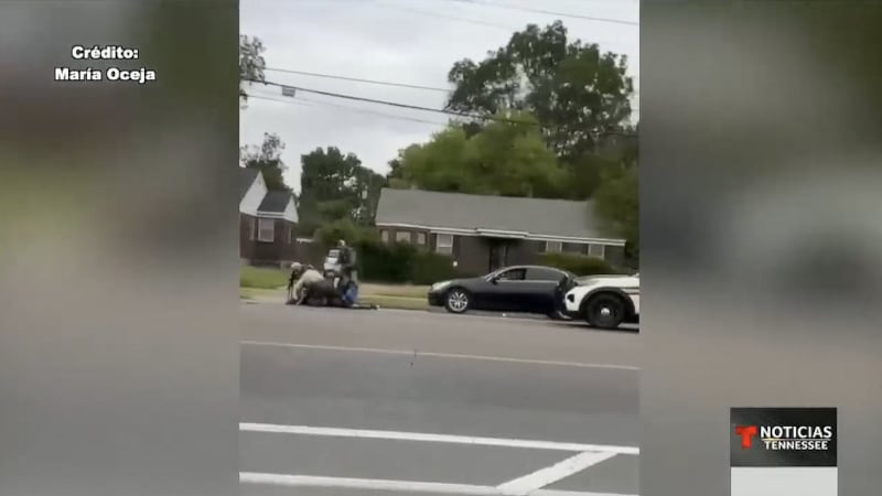 THP y agentes de ICE detienen a un joven en Memphis el pasado24 de octubre.