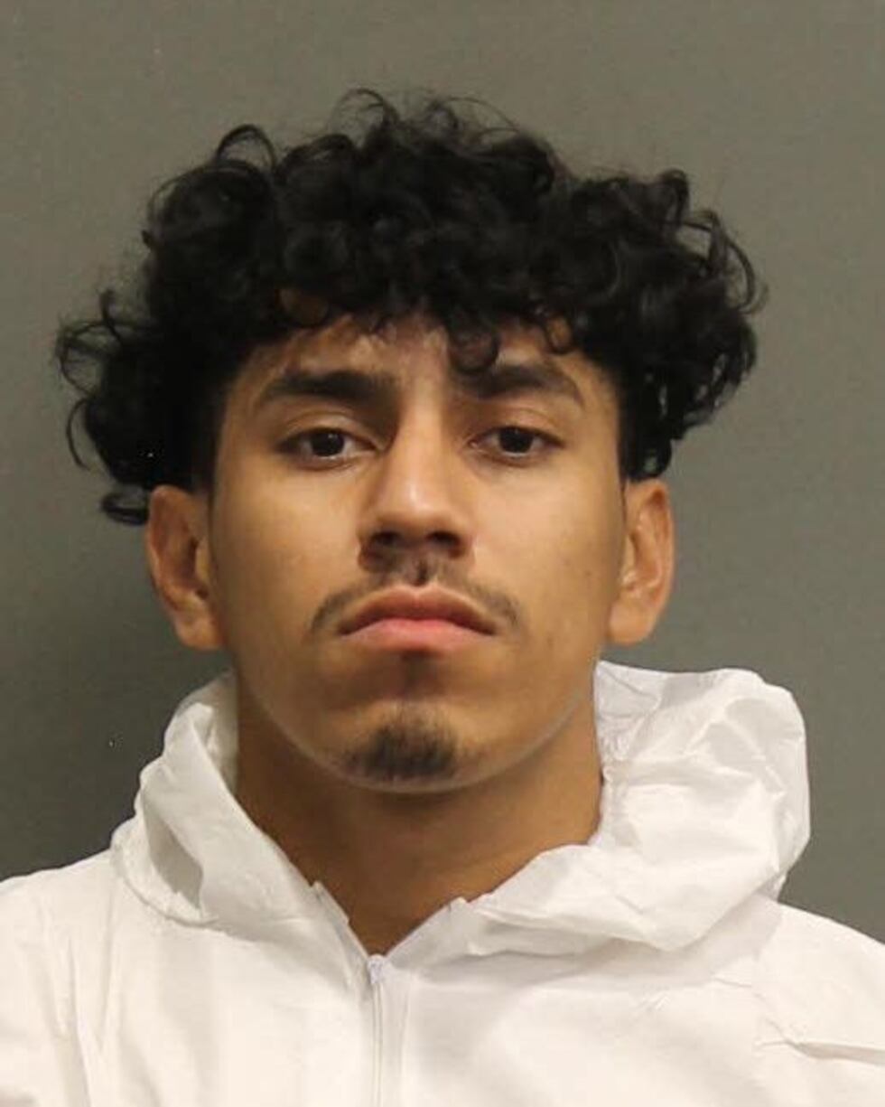 Milton Noe Cruz de 20 años. Policía de Nashville dijo que el joven fue detenido tras chocar en...