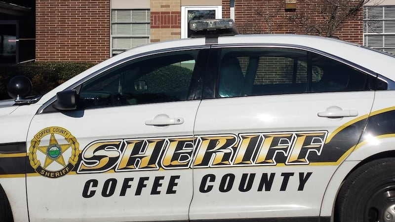 Arrestan a estudiante por presunta amenaza contra una escuela en Tennessee