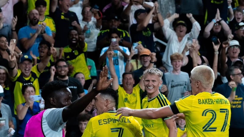 Nashville SC celebrando gol en Geodis Park