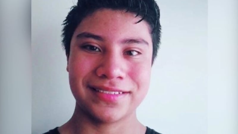 Alexis de 24 años de edad se quitó la vida tras sufrir de presiones económicas. Su famila dice...