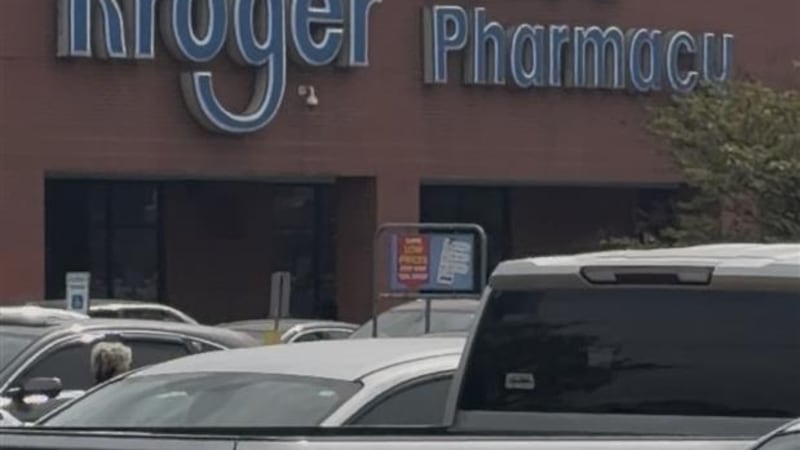 Policía de Smyrna investiga supuesto acoso de un hombre en el estacionamiento de un supermercado