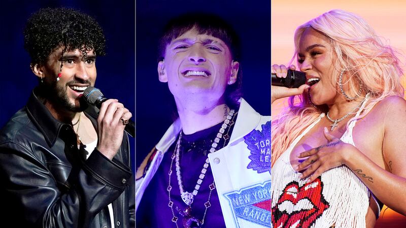 Esta combinación de fotografías muestra a Bad Bunny, izquierda, Peso Pluma y Karol G, quienes...