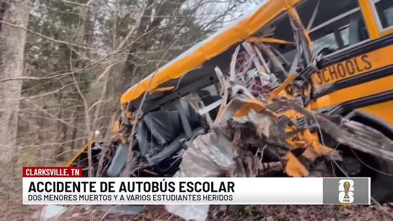 Padres de estudiantes heridos en accidente de autobús escolar aseguran no haber recibido...